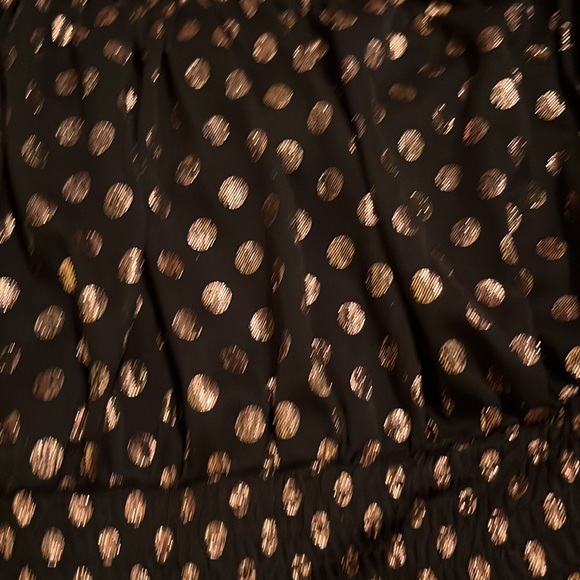 A Venus black with gold polkadots off the shoulder or on the shoulder blouse - Picture 2 of 4